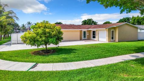9406 SW 186th Street Cutler Bay FL 33157