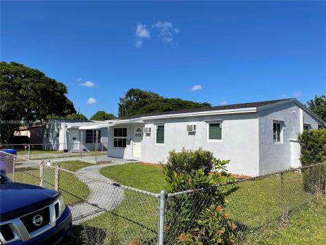 1541 N 68th Terrace Hollywood FL 33024