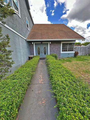 1651 S Goldeneye Lane Homestead FL 33035