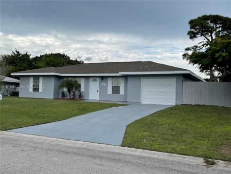 1385 SE Oakmont Lane Port St. Lucie FL 34952