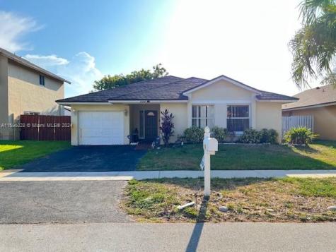 960 SW 98th Avenue Pembroke Pines FL 33025