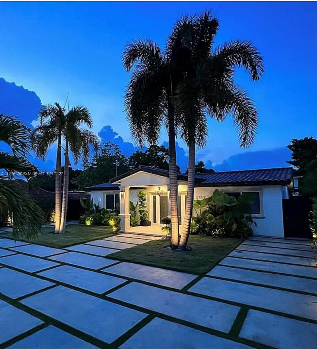 2735 NW 99th Street Miami FL 33147