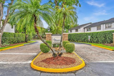 11042 SW 154th Place Miami FL 33196