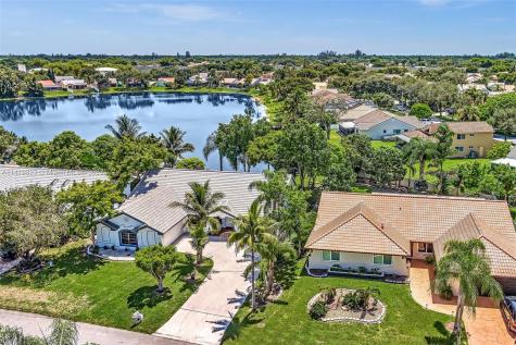 6310 Olde Moat Way Davie FL 33331