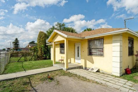 508 SW 5th Street Belle Glade FL 33430