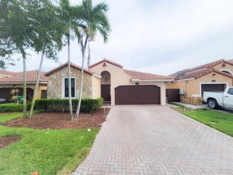 9942 NW 10th Terrace Miami FL 33172