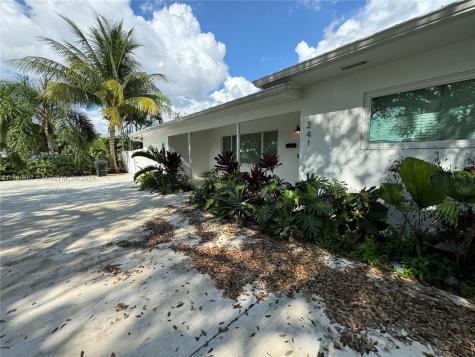 241 Pocatella Street Miami Springs FL 33166