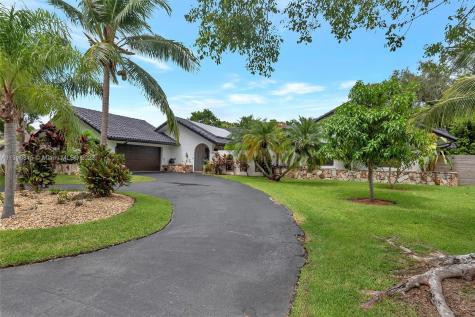 7761 SW 180th Terrace Palmetto Bay FL 33157