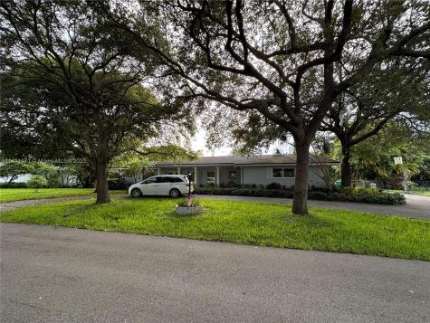 8425 SW 149th Drive Palmetto Bay FL 33158