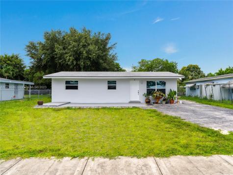 6110 SW 41st Place Davie FL 33314