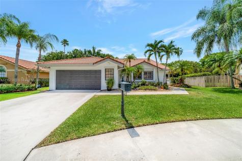 1583 Eastlake Way Weston FL 33326