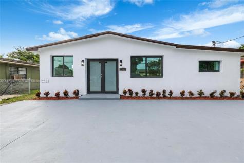 7580 NW 17th Place Miami FL 33147