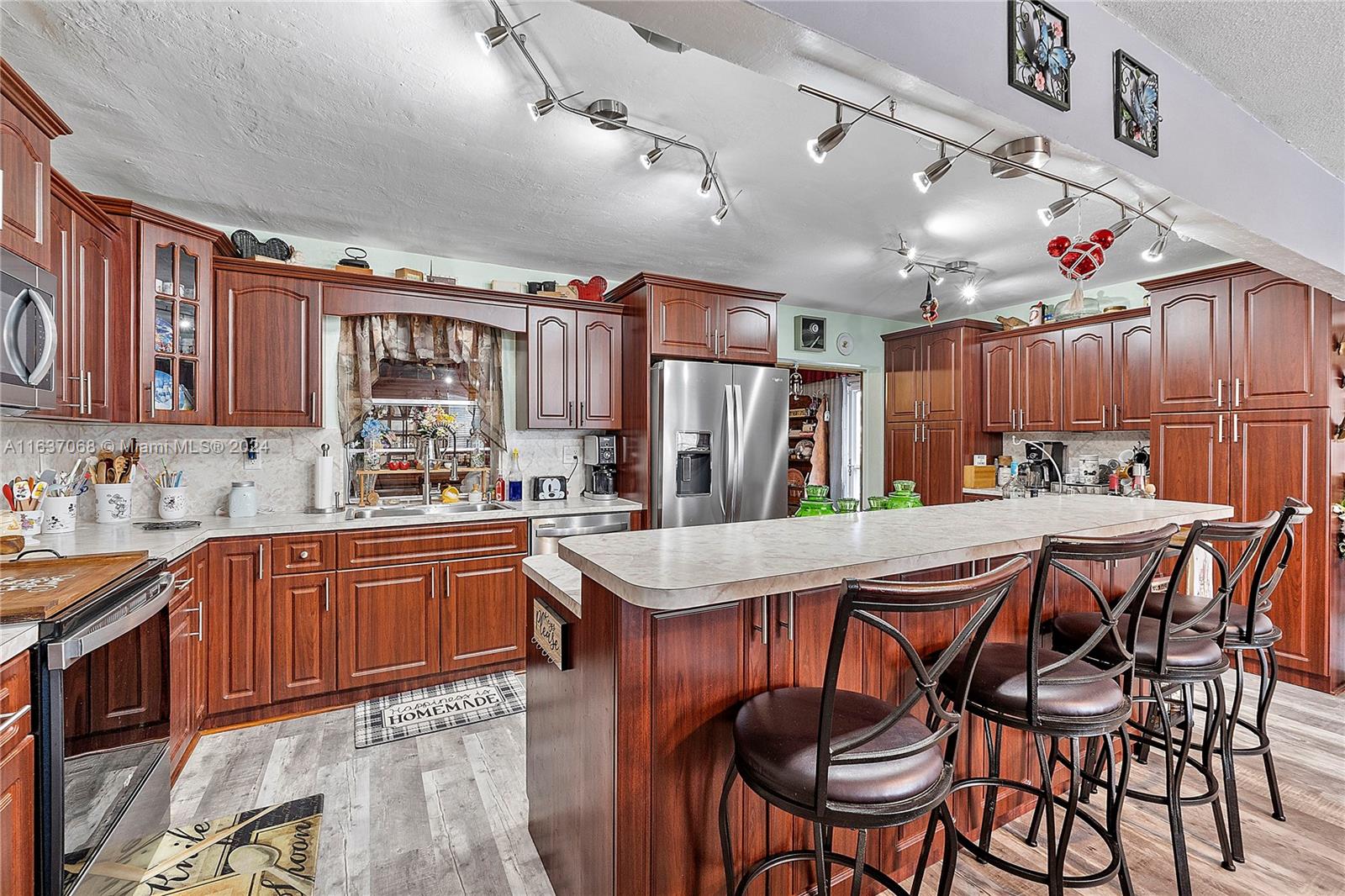 160 Mcarthur Parkway Pembroke Pines FL 33024