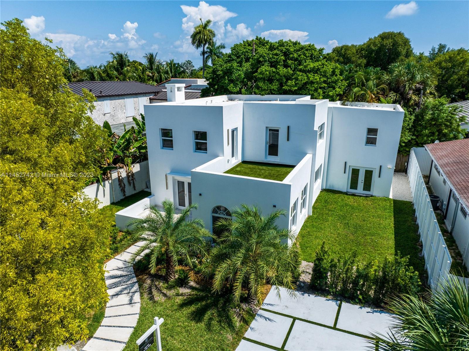 4247 N Bay Road Miami Beach FL 33140