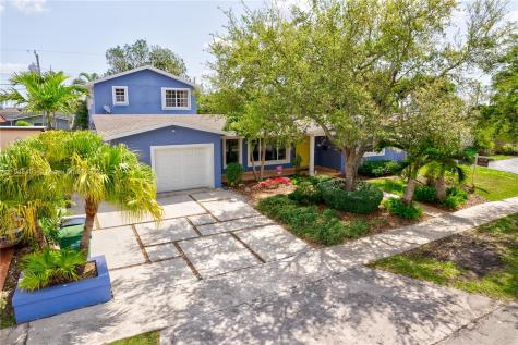 4931 SW 87th Court Miami FL 33165