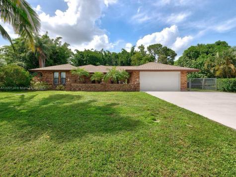 285 SE Verada Avenue Port St. Lucie FL 34983