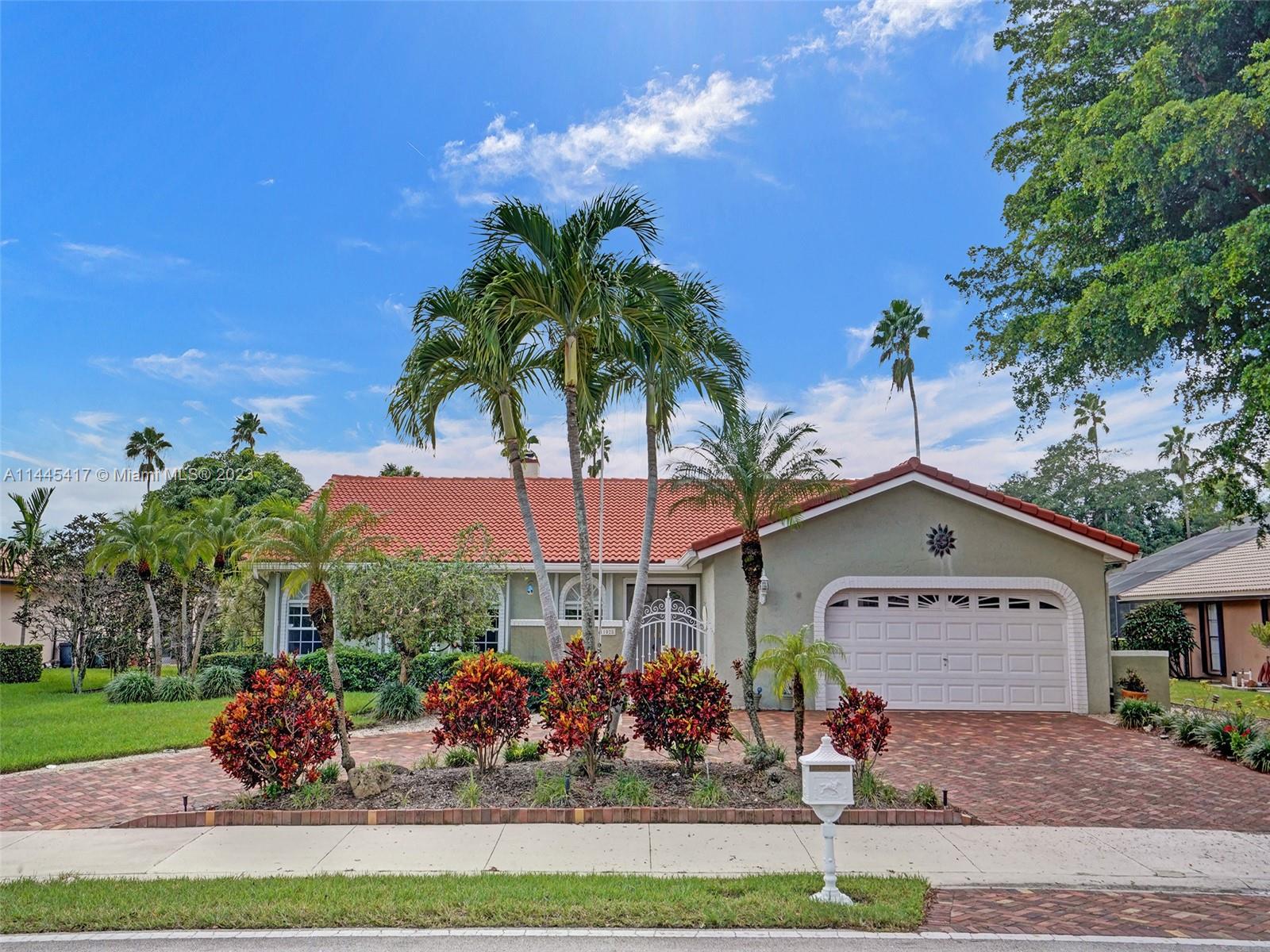 11028 Lakeview Drive Coral Springs FL 33071