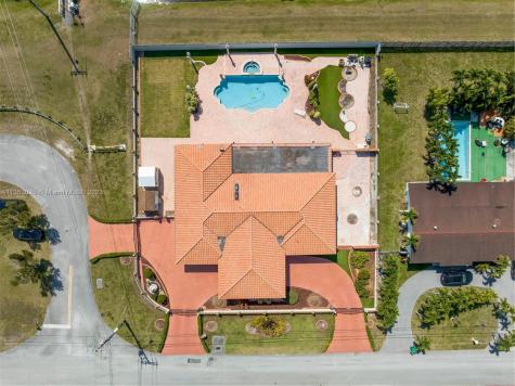 8200 Grand Canal Drive Miami FL 33144