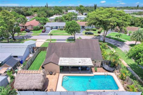 8340 NW 7th Street Pembroke Pines FL 33024