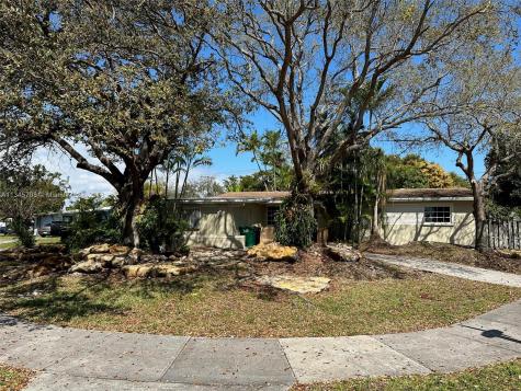 19721 Whispering Pines Road Cutler Bay FL 33157