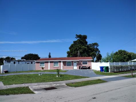 1917 SW 47th Avenue Fort Lauderdale FL 33317