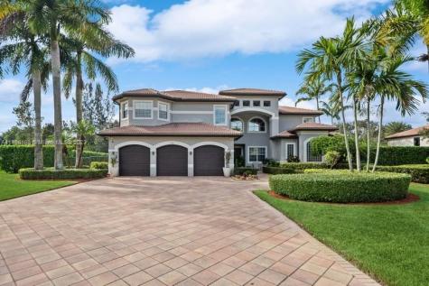 2749 Juniper Lane Davie FL 33330