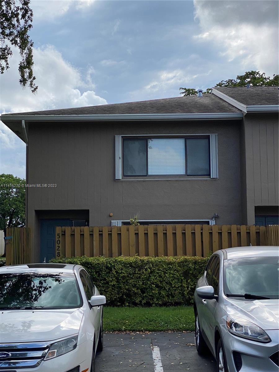 5028 S University Drive Davie FL 33328