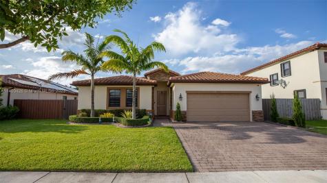2563 SE 1st Street Homestead FL 33033