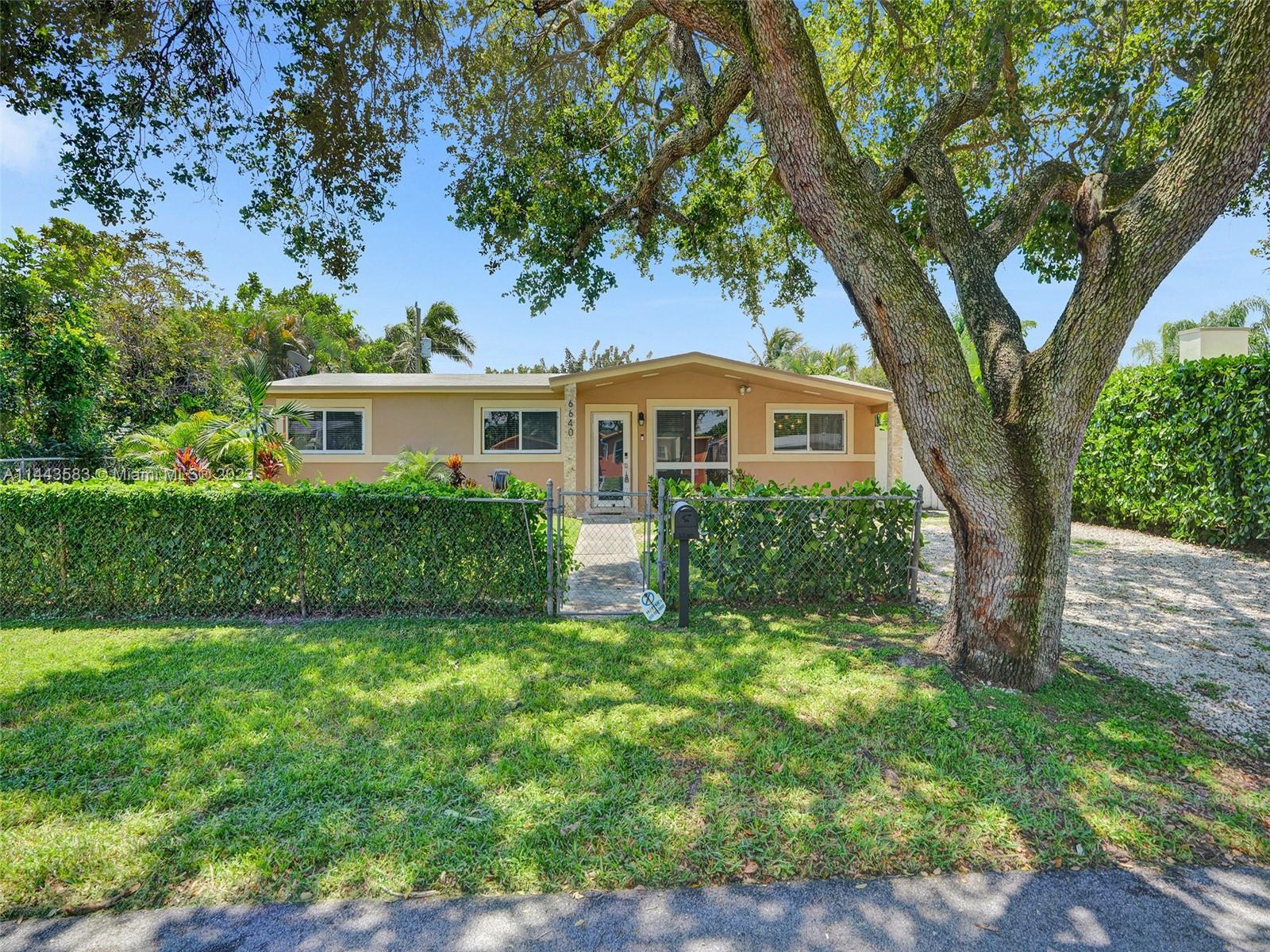 6640 Cleveland Street Hollywood FL 33024