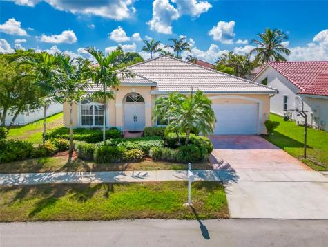 1233 NW 179th Terrace Pembroke Pines FL 33029