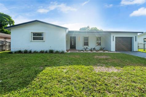 16922 SW 107th Place Miami FL 33157