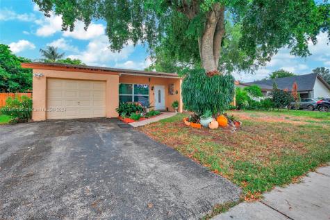 8361 NW 3rd Street Pembroke Pines FL 33024