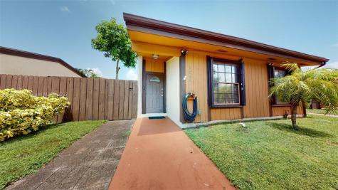2340 Oak Court Pembroke Pines FL 33026