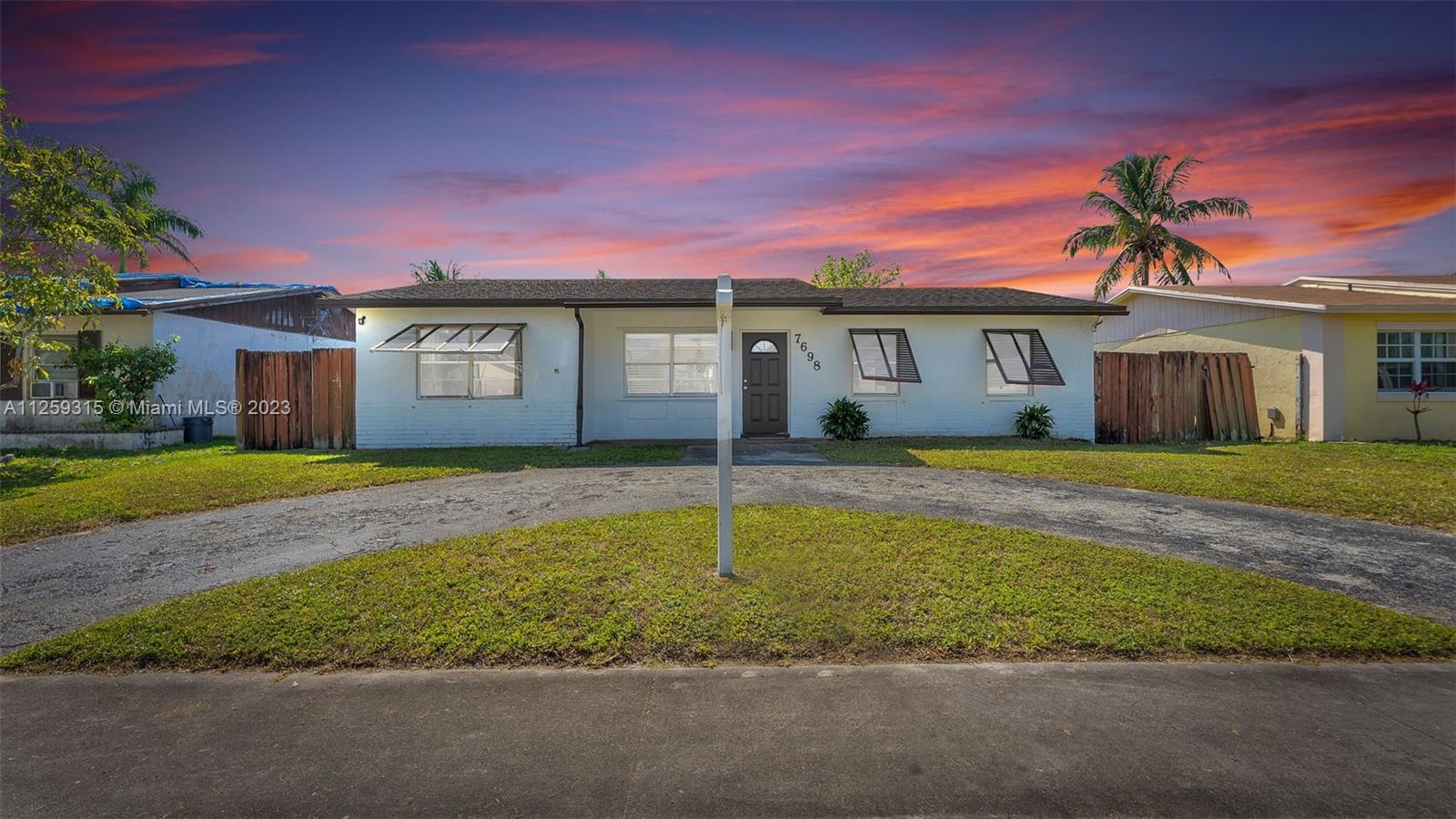 7698 SW 7th Street North Lauderdale FL 33068
