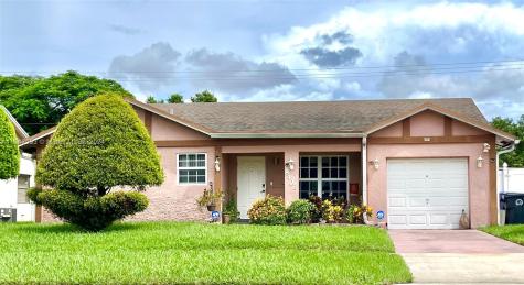 8403 SW 19th Street North Lauderdale FL 33068
