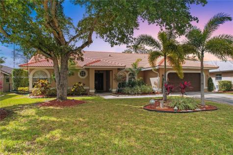 4630 NW 100th Way Coral Springs FL 33076