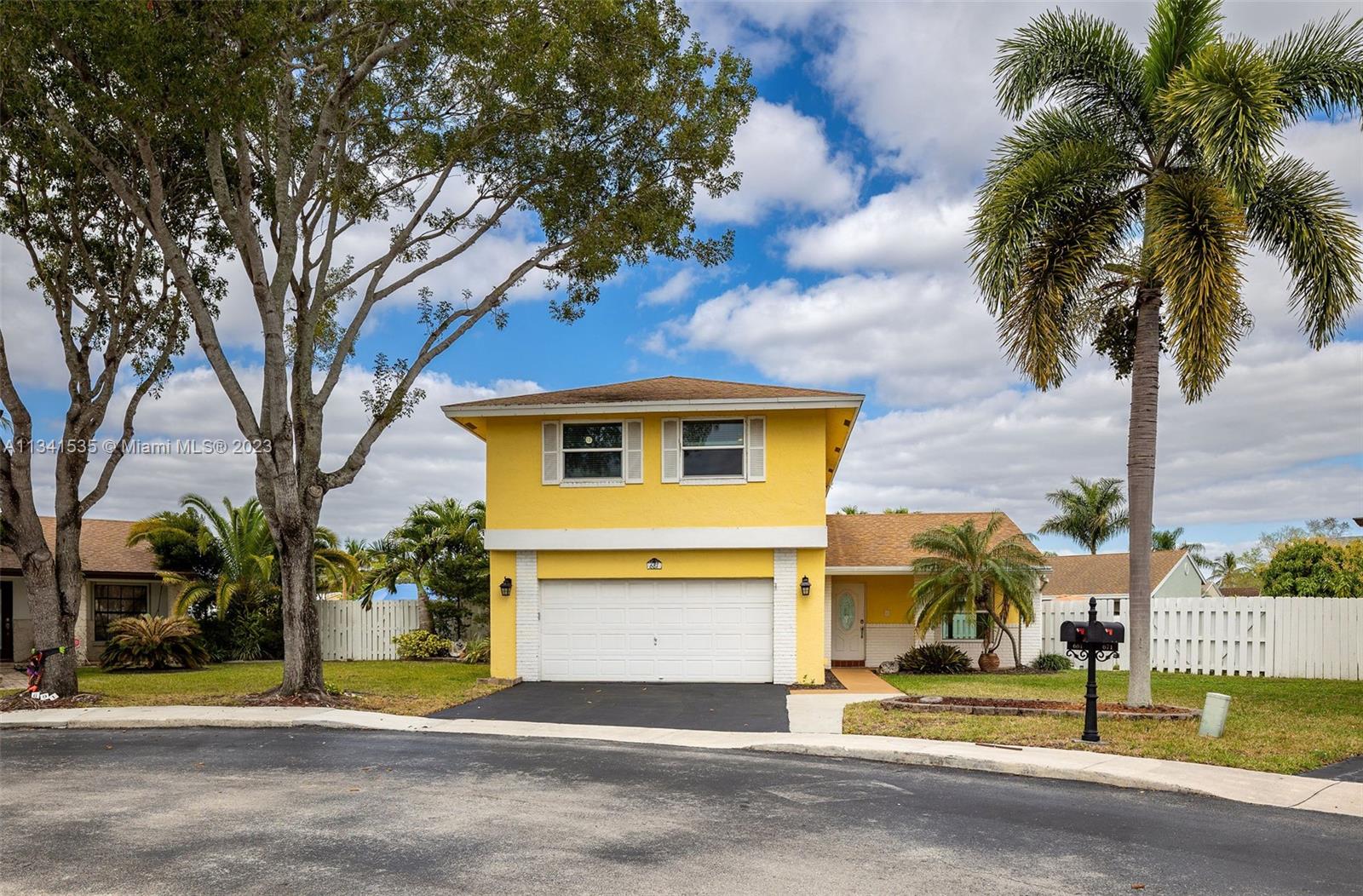 681 Green River Lane Davie FL 33325