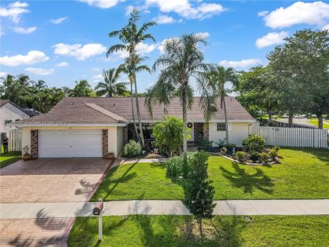 691 Blue Ridge Way Davie FL 33325