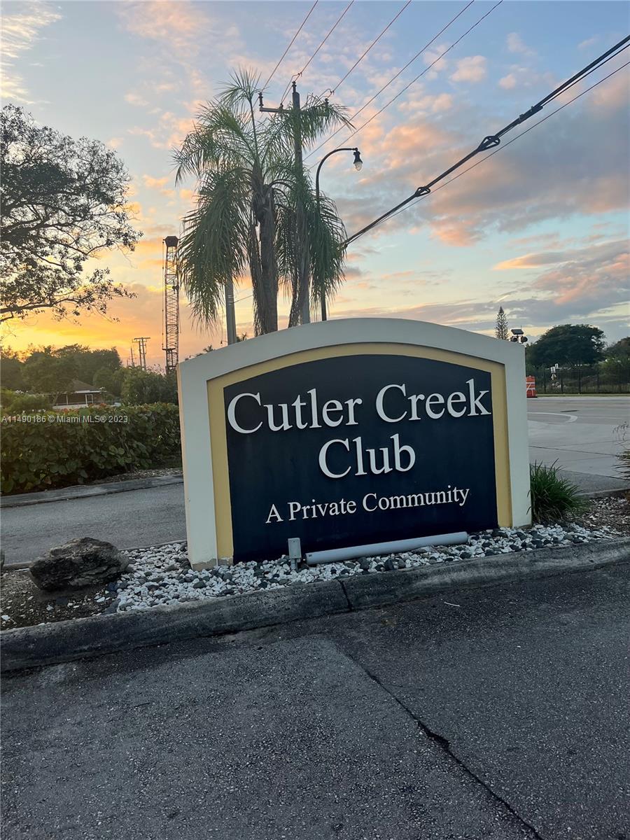 10363 SW 209th Lane Cutler Bay FL 33189