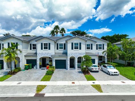 1121 SE 27th Terrace Homestead FL 33035