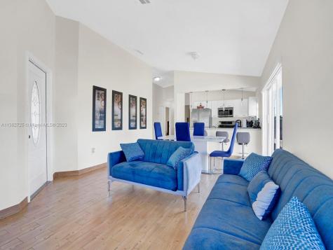4839 SW 142nd Place Miami FL 33175