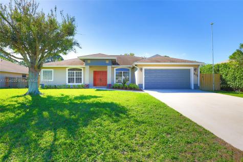 372 SW Dagget Avenue Port St. Lucie FL 34953