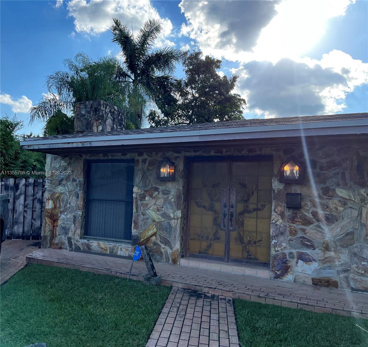 18730 SW 94th Avenue Cutler Bay FL 33157