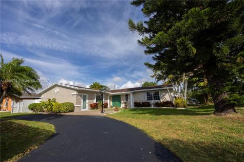 10391 SW 198th Street Cutler Bay FL 33157