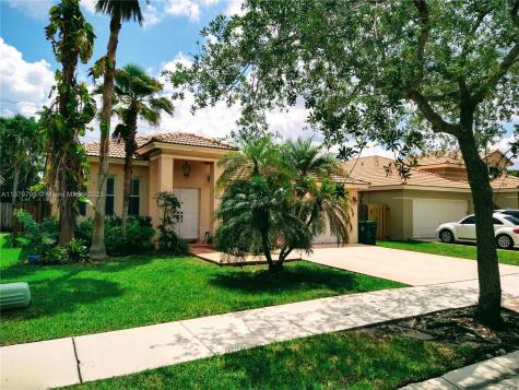 406 E Royal Cove Circle Davie FL 33325