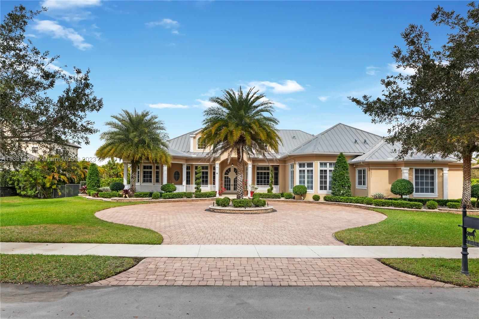 10451 S Camelot Circle Davie FL 33328