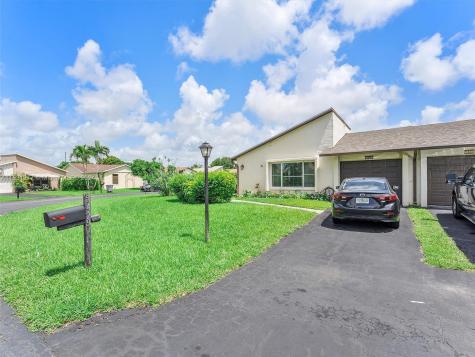 5429 Mirror Lakes Boulevard Boynton Beach FL 33472