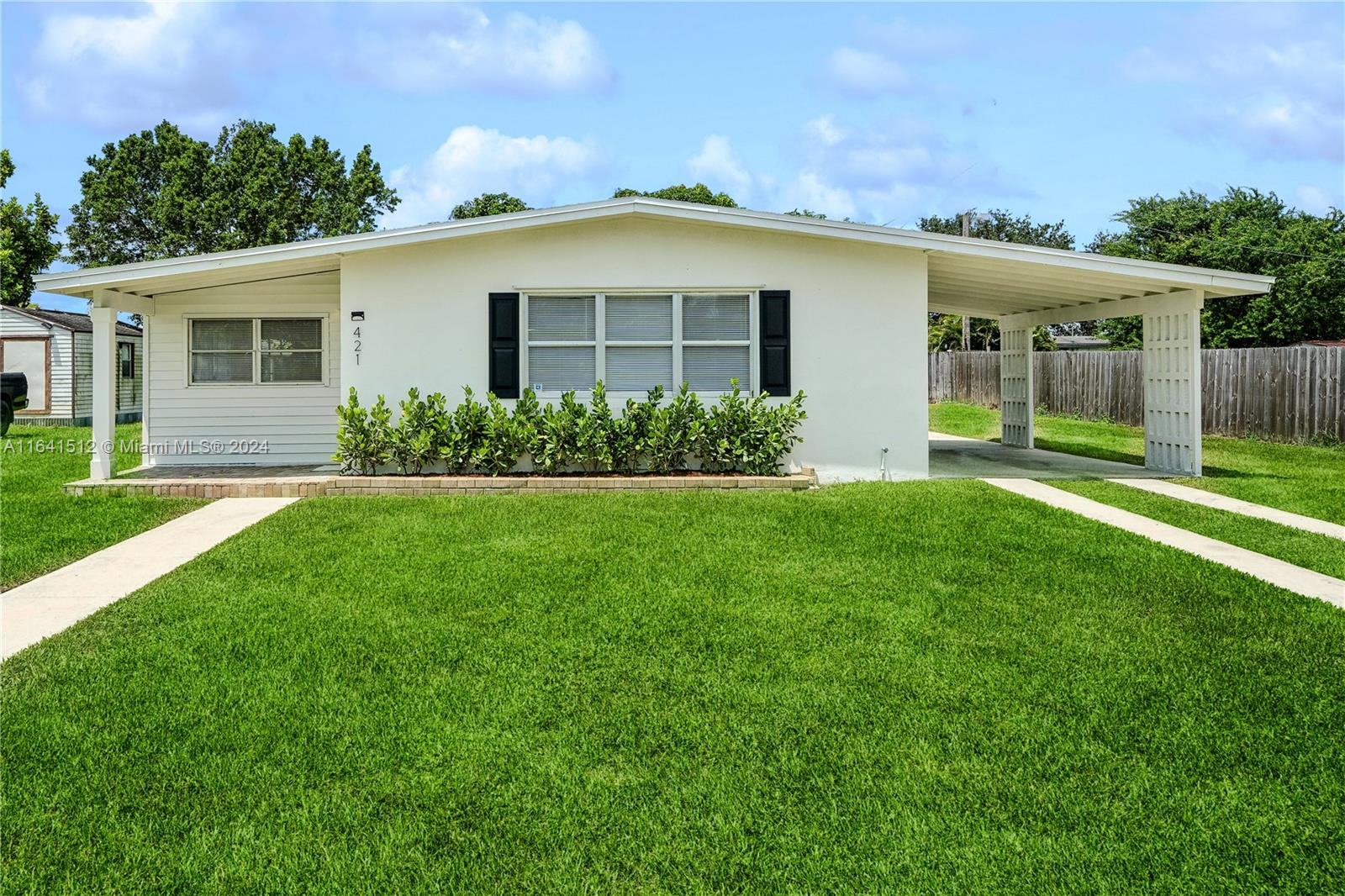 421 SE Solaz Avenue Port St. Lucie FL 34983