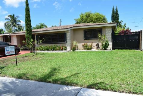 20501 Leeward Lane Cutler Bay FL 33189