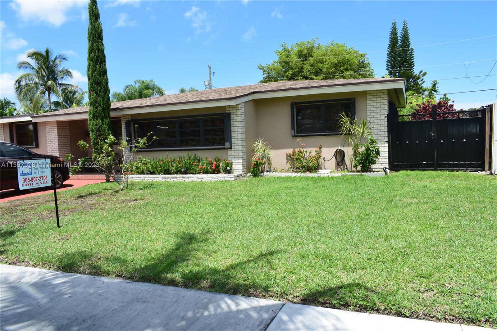 20501 Leeward Lane Cutler Bay FL 33189